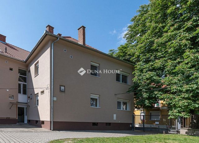 Eladó téglalakás, Szekszárdon 44.5 M Ft, 2 szobás