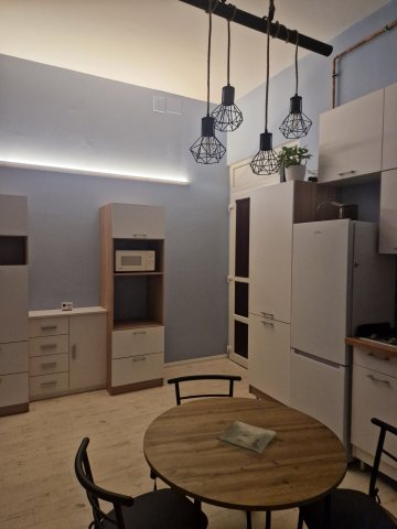 Kiadó téglalakás, albérlet, VII. kerületben, Dózsa György úton