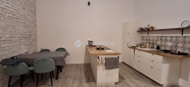 Kiadó téglalakás, albérlet, Budapesten, VI. kerületben