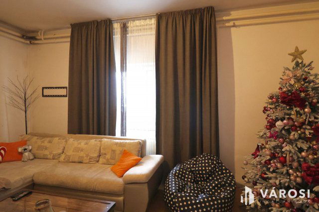 Eladó családi ház, Orosházán 45 M Ft, 6 szobás