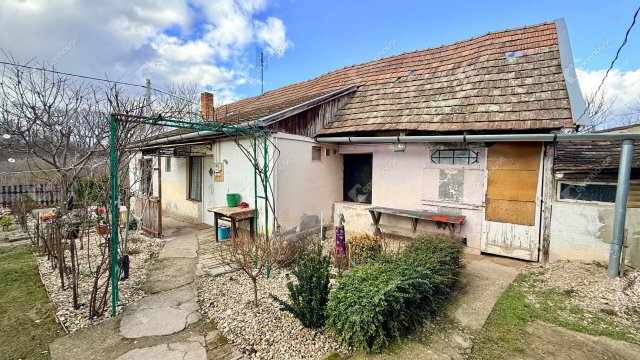 Eladó családi ház, Káván 24.9 M Ft, 2 szobás