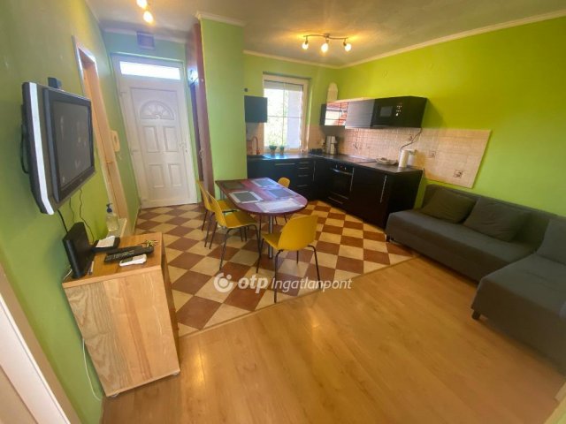 Kiadó téglalakás, albérlet, Tiszafüreden 140 E Ft / hó