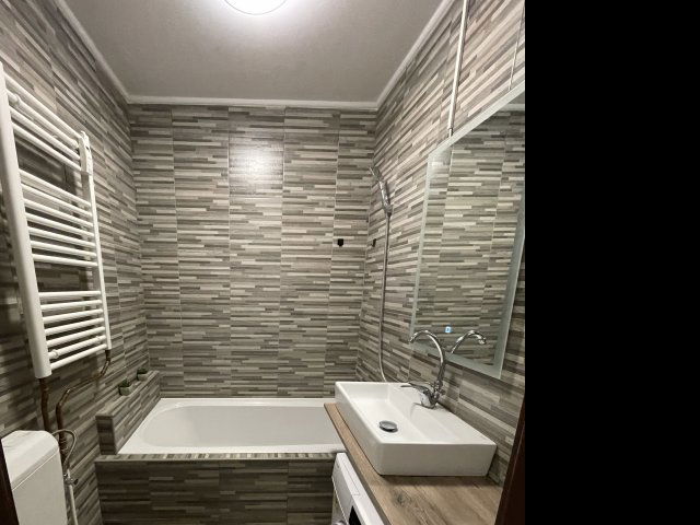 Eladó panellakás, Tiszaújvárosban 23 M Ft, 1+1 szobás