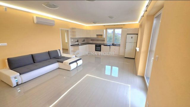 Eladó ikerház, Halásztelken 154 M Ft, 4 szobás