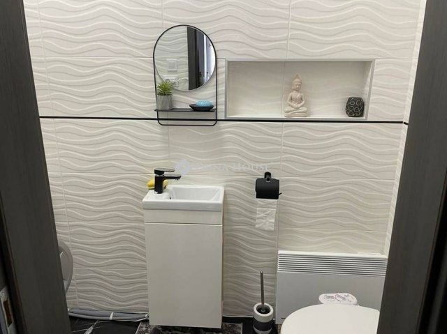 Eladó családi ház, Hódmezővásárhelyen 73.9 M Ft, 6 szobás