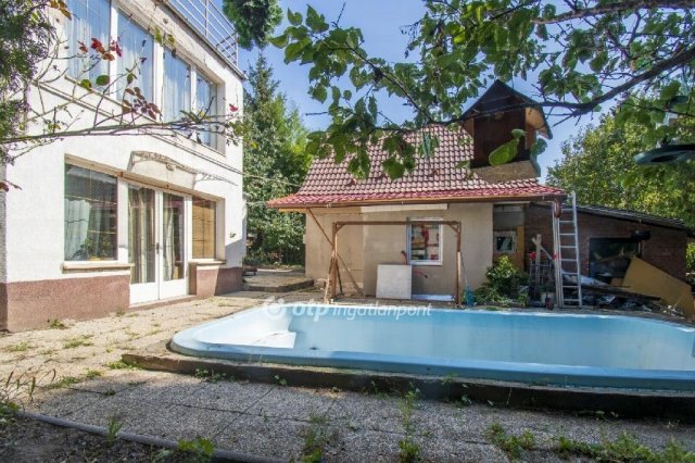 Eladó családi ház, Budakeszin 174.7 M Ft, 9 szobás