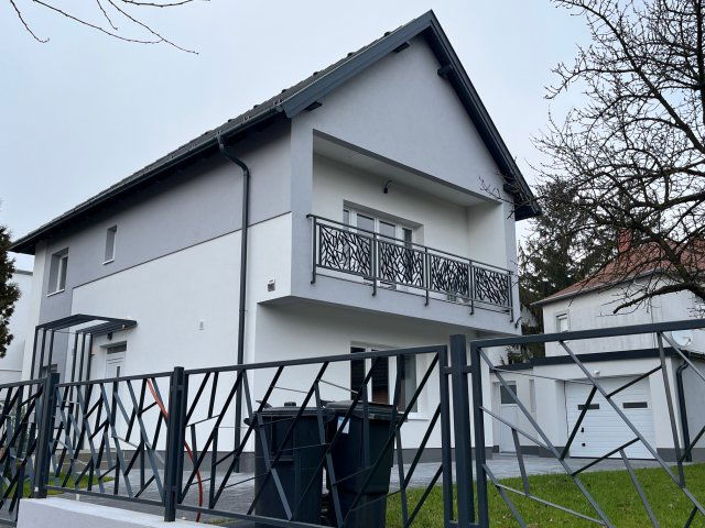 Eladó családi ház, Hévízen 129 M Ft, 5 szobás
