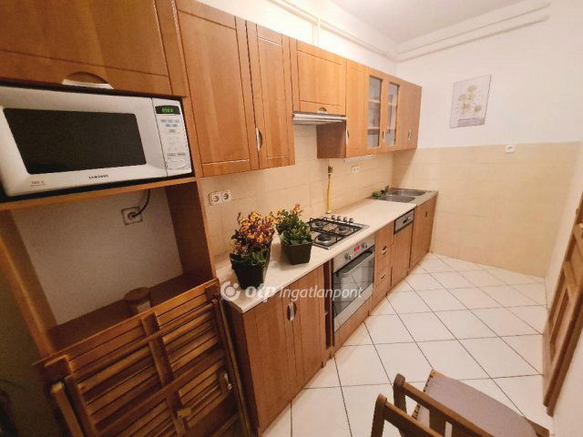 Eladó téglalakás, Egerben 66.5 M Ft, 3 szobás