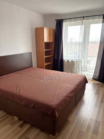 Eladó panellakás, Táborfalván 28.5 M Ft, 2 szobás