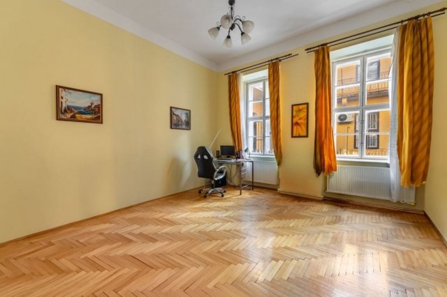 Eladó téglalakás, Budapesten, VI. kerületben 89.5 M Ft, 2 szobás