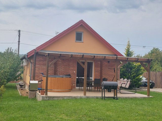 Eladó családi ház, Esztergomban 89 M Ft, 2+2 szobás