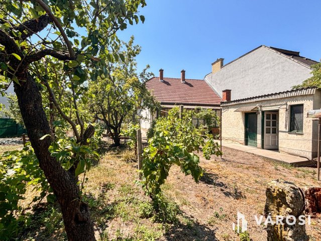 Eladó családi ház, Győrött 67.9 M Ft, 2 szobás