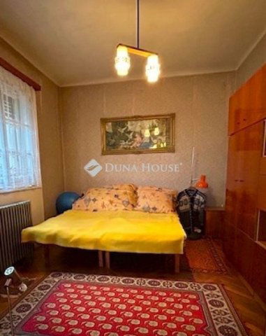Eladó családi ház, Budapesten, III. kerületben 159 M Ft