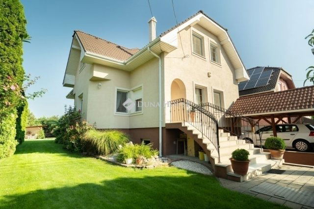 Eladó családi ház, Halásztelken 224.5 M Ft, 6 szobás