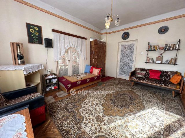 Eladó családi ház, Nyírparasznyán 8.9 M Ft, 2 szobás