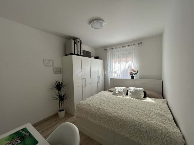 Eladó családi ház, Újhartyánon 79.9 M Ft, 3 szobás