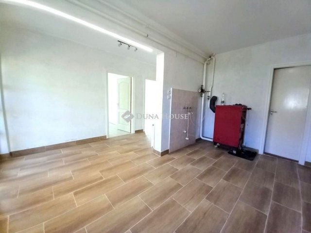 Eladó családi ház, Öcsödön 15.9 M Ft, 2 szobás