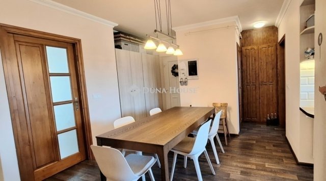 Eladó téglalakás, Kecskeméten 86 M Ft, 4 szobás