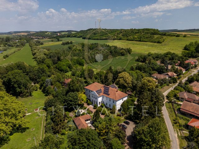 Eladó családi ház, Misefán 820 M Ft, 22 szobás