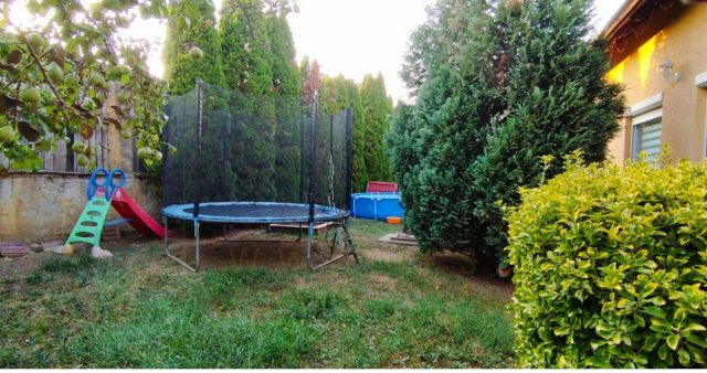 Eladó családi ház, Szegeden 82.9 M Ft, 2+2 szobás