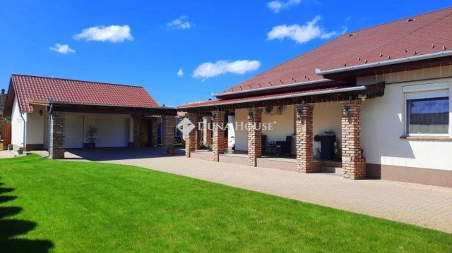 Eladó családi ház, Újhartyánon 119.9 M Ft, 3+1 szobás