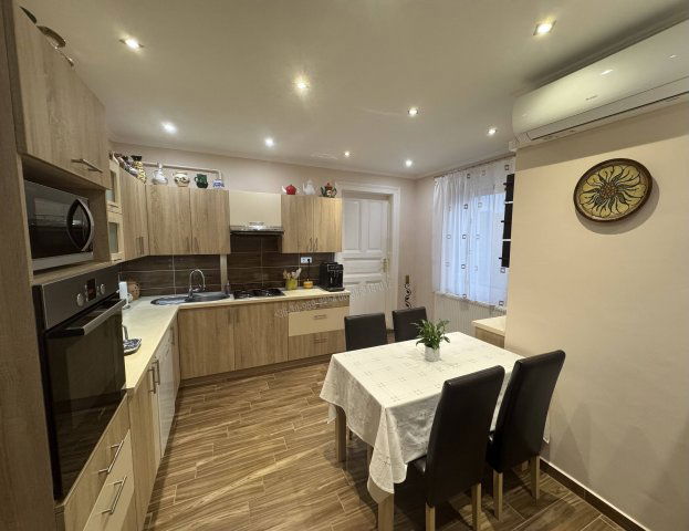 Eladó téglalakás, Nagykanizsán 52.9 M Ft, 3 szobás