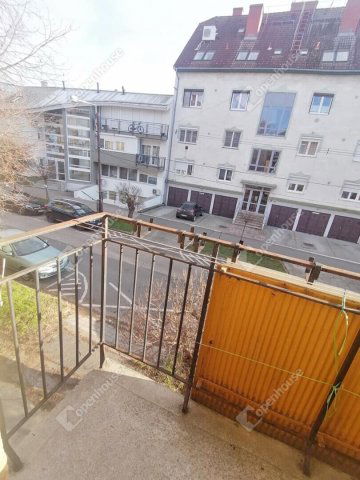 Eladó téglalakás, Győrött 63.9 M Ft, 3 szobás