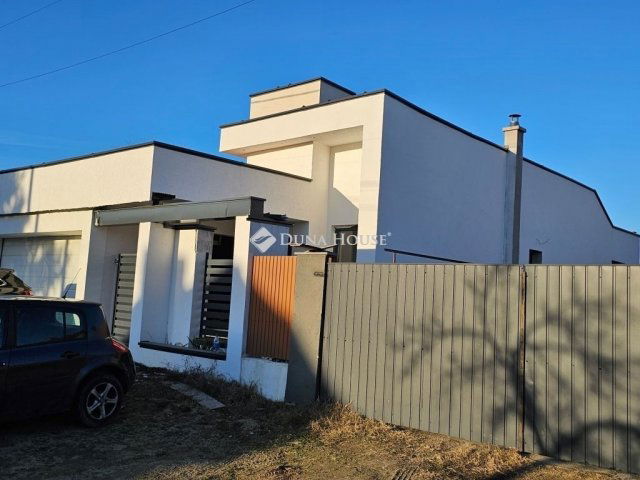 Eladó családi ház, Tápióságon 54.9 M Ft, 3 szobás