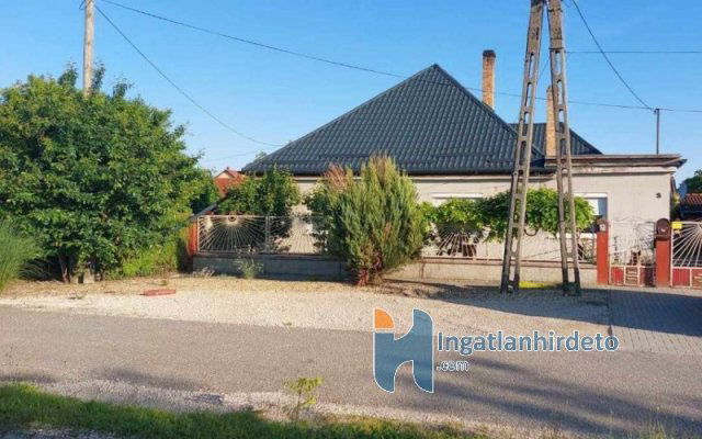 Eladó családi ház, Dunaföldváron 63 M Ft, 3+1 szobás