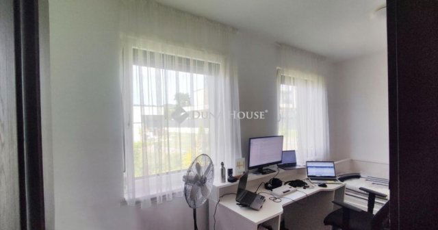 Eladó ikerház, Ürömön 228 M Ft, 5 szobás