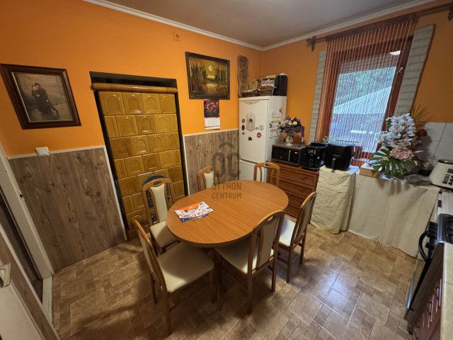 Eladó családi ház, Szorgalmatoson 27.4 M Ft, 3 szobás