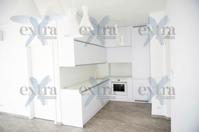 Kiadó téglalakás, albérlet, Szegeden 340 E Ft / hó, 4 szobás