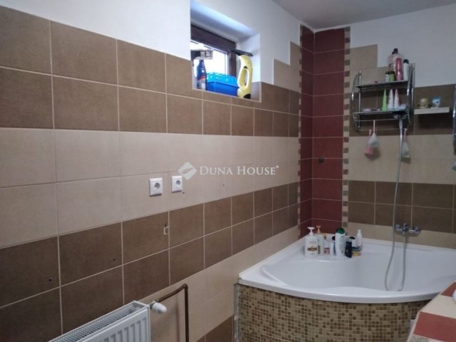 Eladó családi ház, Szentgotthárdon 79 M Ft, 4+1 szobás