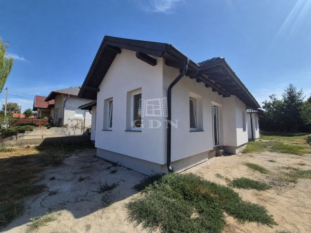 Eladó ikerház, Ecseren 89.9 M Ft, 3 szobás / költözzbe.hu