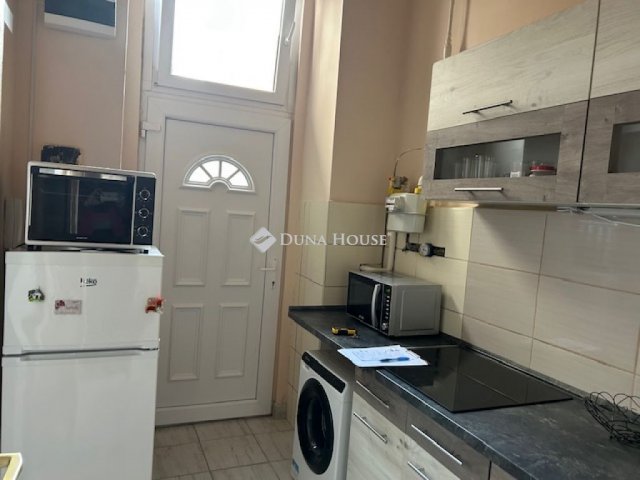 Eladó téglalakás, VIII. kerületben, Népszínház utcában