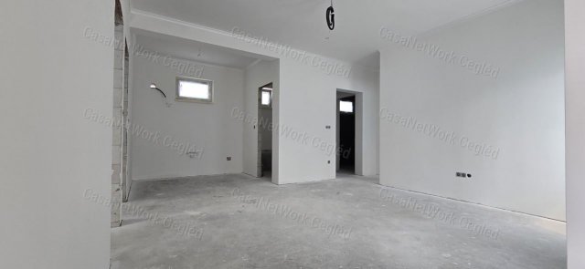 Eladó ikerház, Cegléden 60 M Ft, 4 szobás / költözzbe.hu