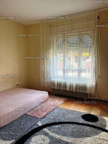 Eladó családi ház, Budakalászon 95 M Ft, 6 szobás