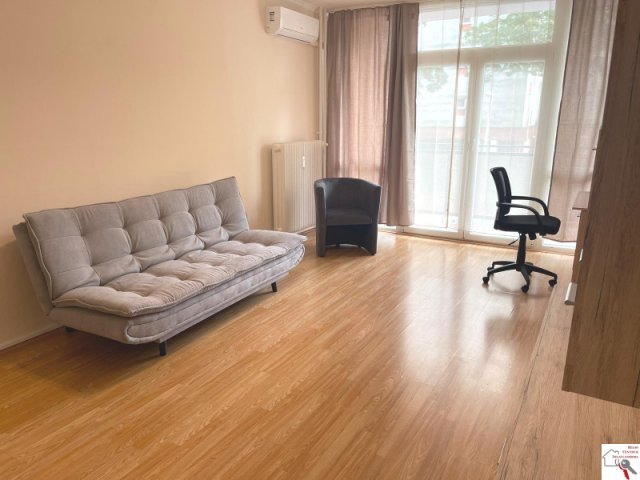 Kiadó panellakás, albérlet, Pécsett 200 E Ft / hó, 2 szobás