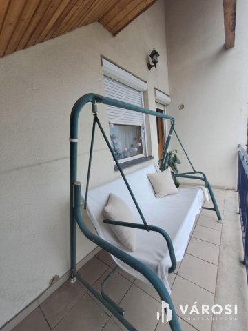 Eladó téglalakás, Debrecenben 69.9 M Ft, 5 szobás