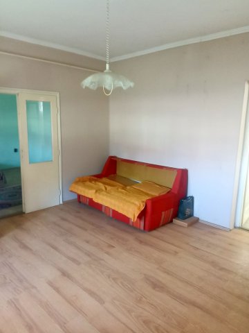 Eladó családi ház, Szentesen 28 M Ft, 2 szobás