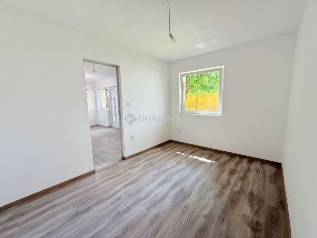 Eladó téglalakás, Budapesten, XX. kerületben 49.9 M Ft, 3 szobás