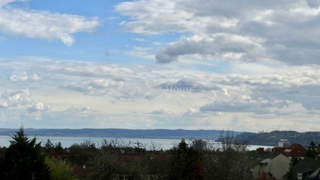 Eladó sorház, Balatonfüreden 75.8 M Ft, 5 szobás