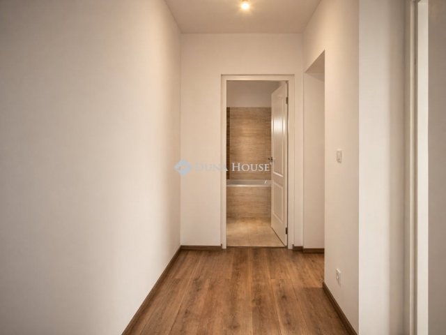 Eladó családi ház, Pécelen 89.9 M Ft, 3 szobás