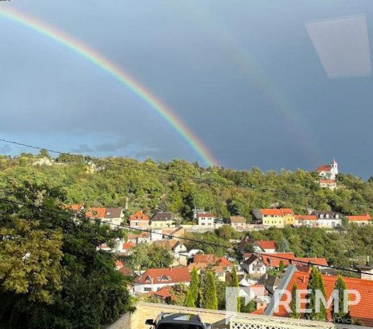 Eladó téglalakás, Pécsett 49.9 M Ft, 2 szobás