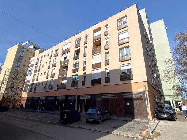 Eladó téglalakás, Kaposváron 34.9 M Ft, 3 szobás