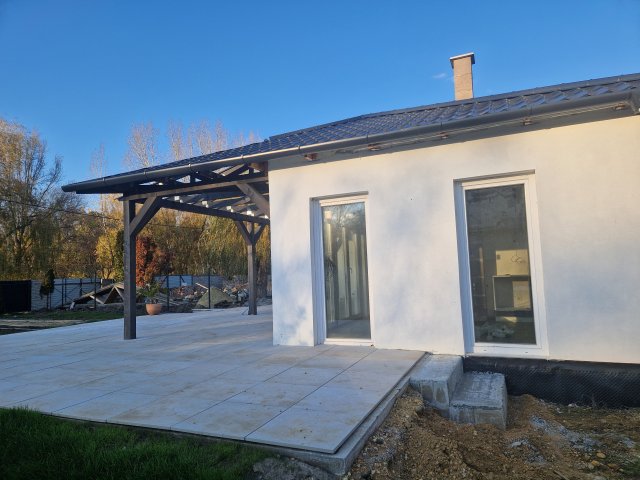 Eladó ikerház, Győrött 59.9 M Ft, 2 szobás