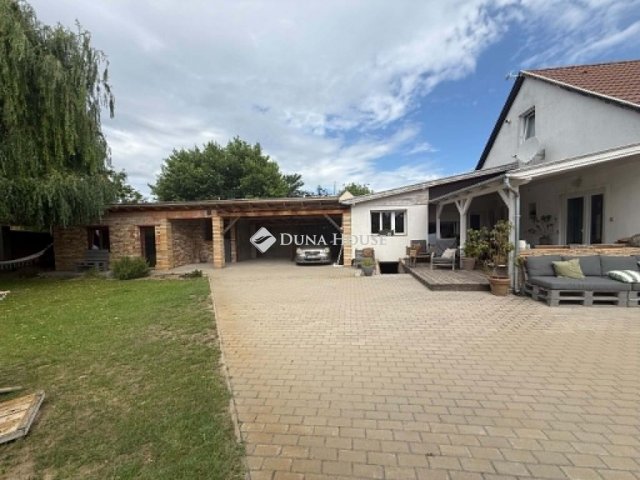 Eladó családi ház, Kecskeméten 84.9 M Ft, 5 szobás