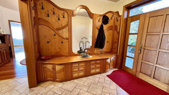 Eladó családi ház, Veresegyházon 189 M Ft, 7 szobás