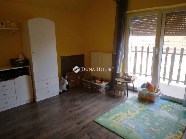 Eladó családi ház, Szegeden 104.591 M Ft, 5 szobás