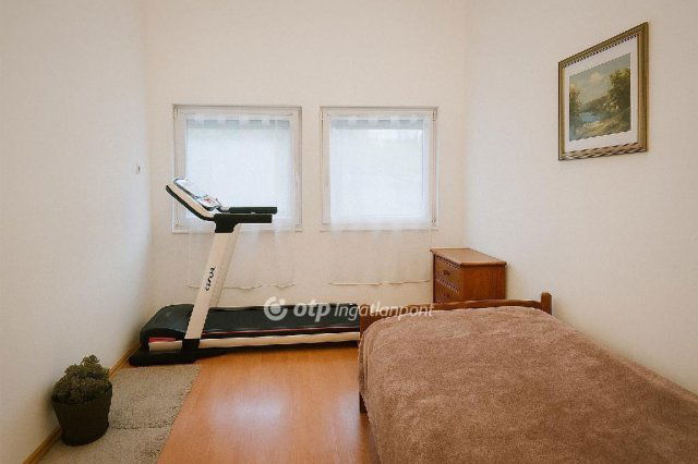 Eladó családi ház, Szigetszentmiklóson 147 M Ft, 3+1 szobás